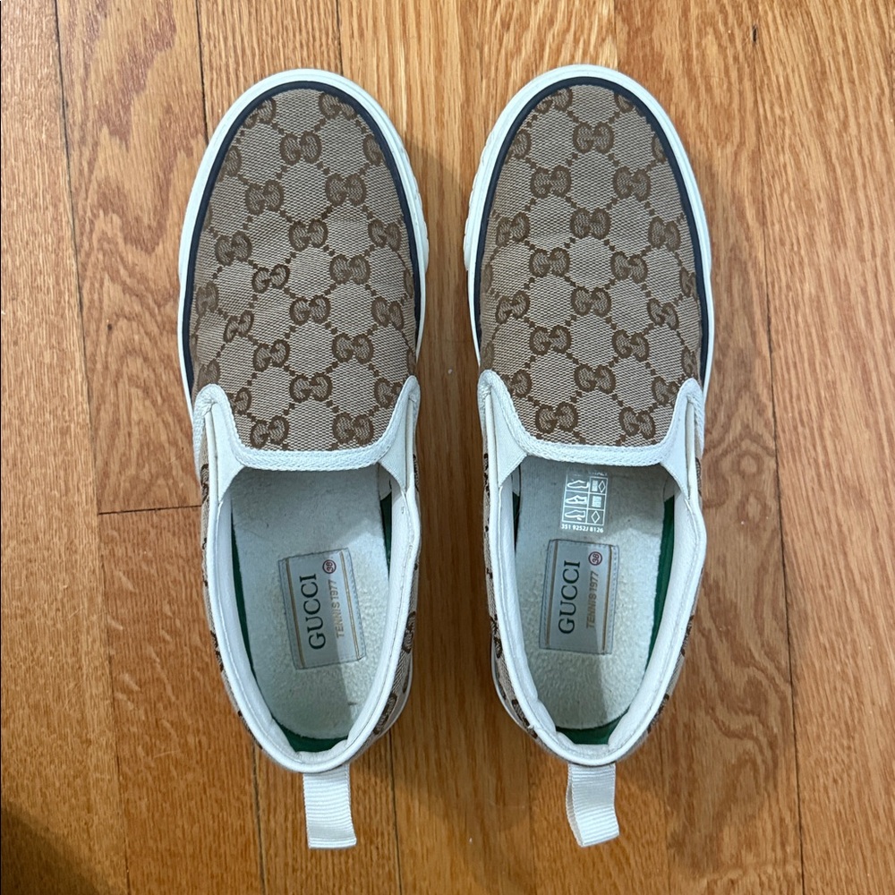 Gucci Women's Beige and White Slip-On Sneakers - Picture 4 of 7